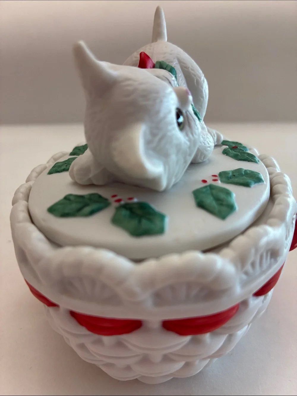 Lefton White Cat Trinket Box with Red Bows and Green Holly